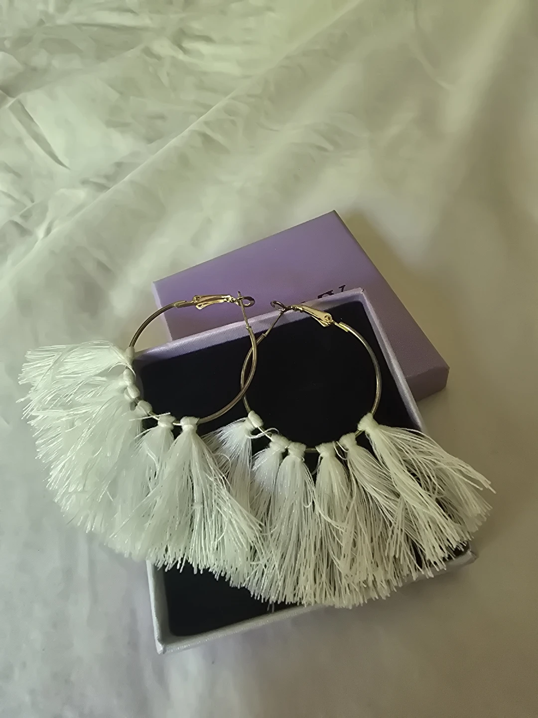 White Tassel Hoop Earrings with Box - photo 3