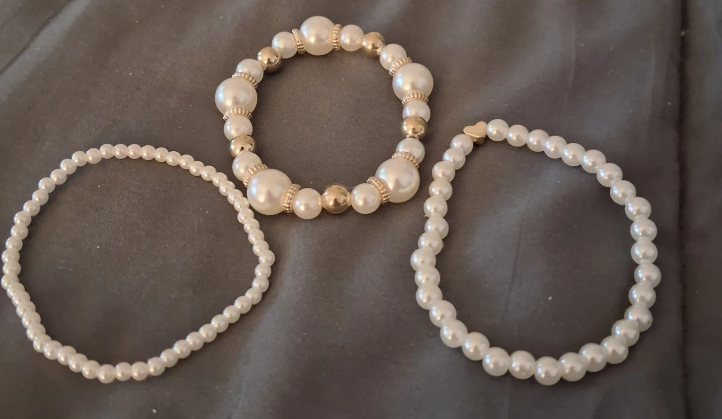 Set of 4 Fashion Bracelets - photo 3