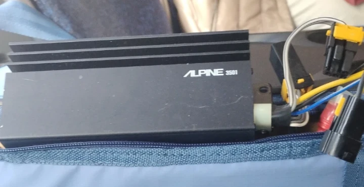 Alpine 3501 Power Amplifier - photo 2