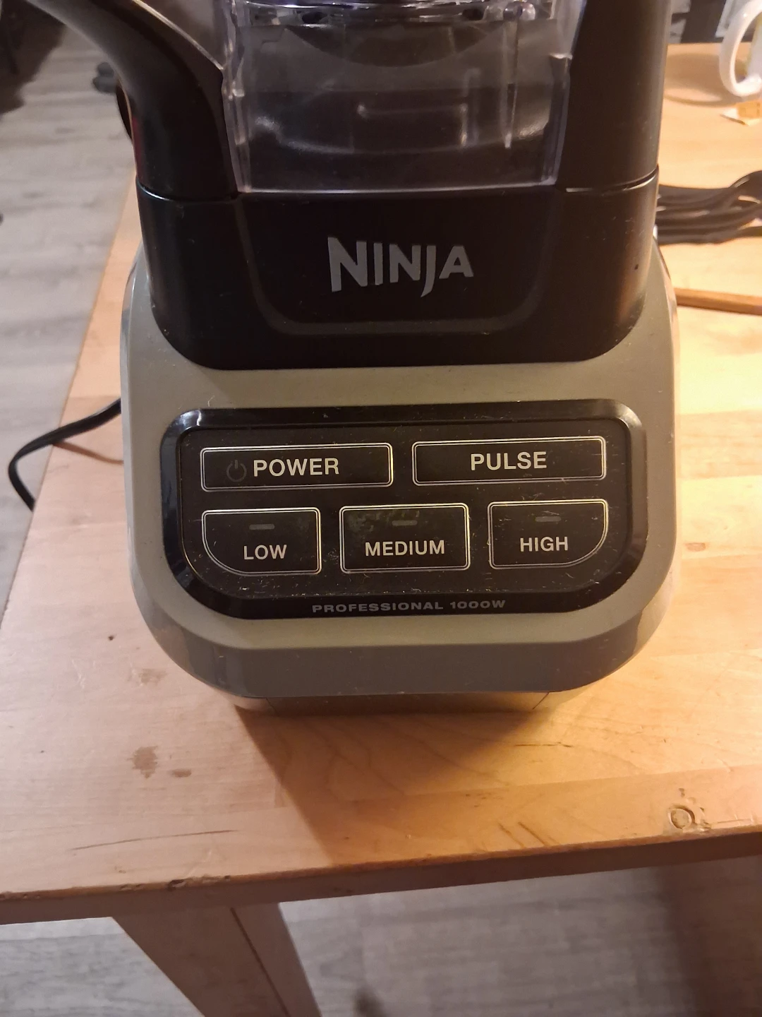 Ninja Professional 1000W Blender - photo 2