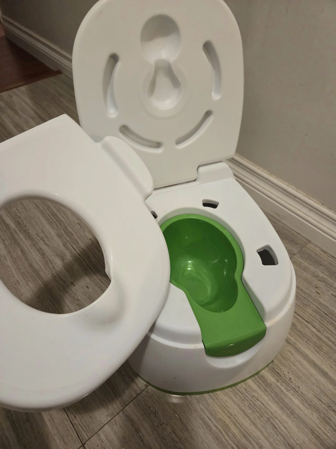 Munchkin Arm & Hammer 3-in-1 Potty Seat