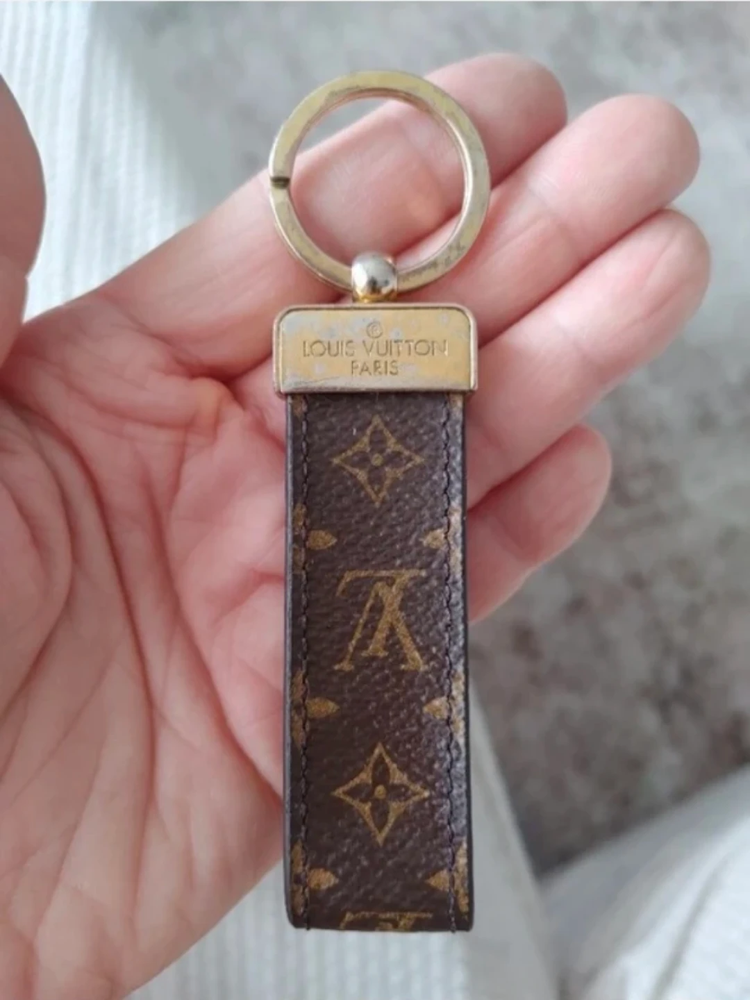 Louis Vuitton Dragonne Key Holder Charm - photo 2