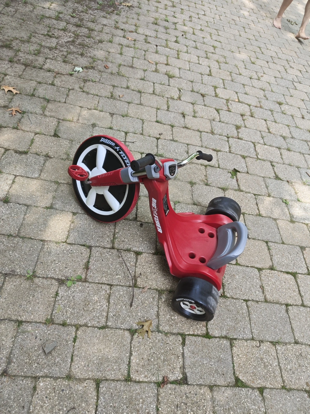 Radio Flyer Tricycle - photo 3