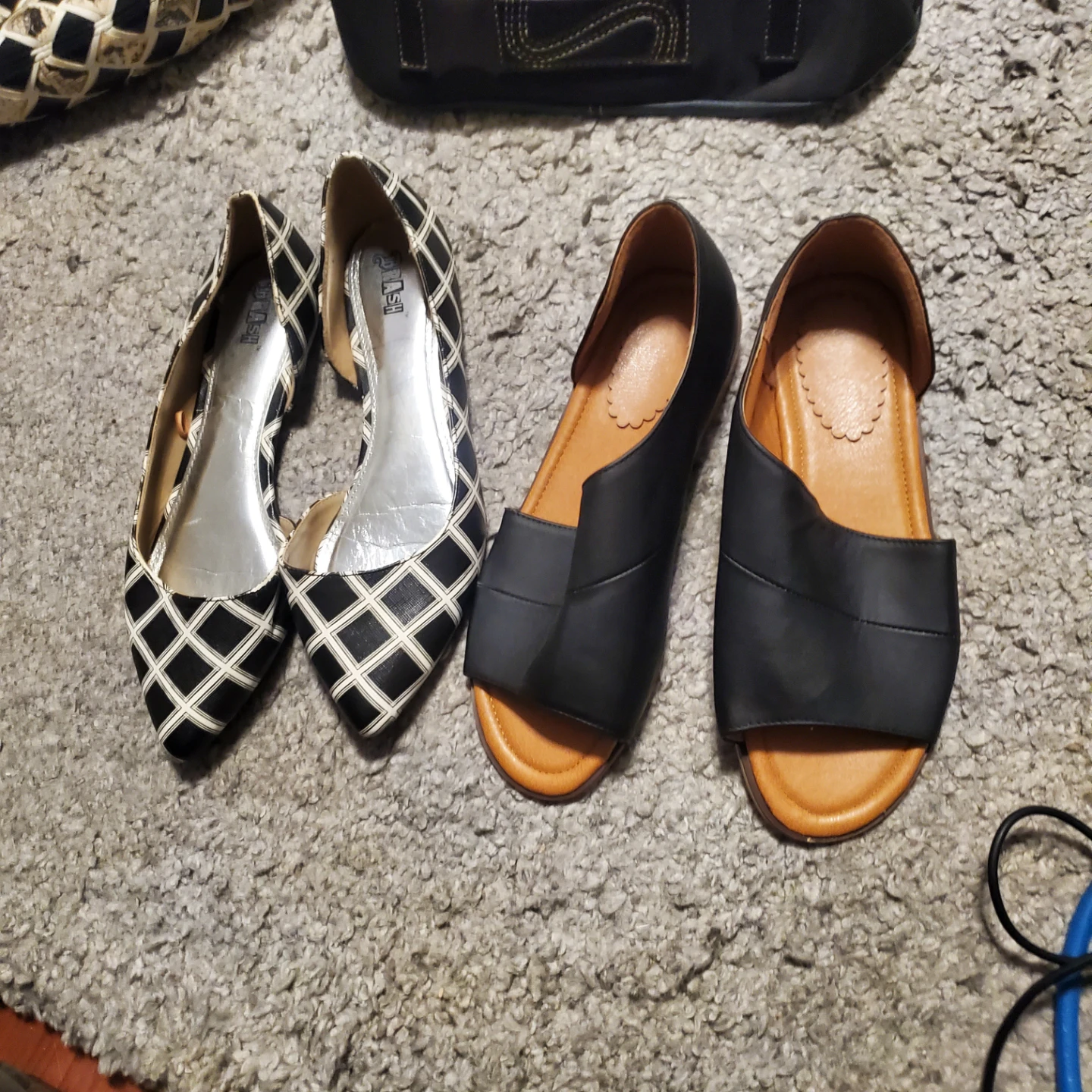 The Sak Black Leather Hobo Bag & Silver/Black Flats - photo 2