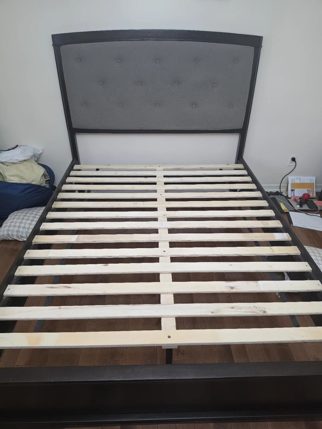 Queen/King Bed Frame with Headboard