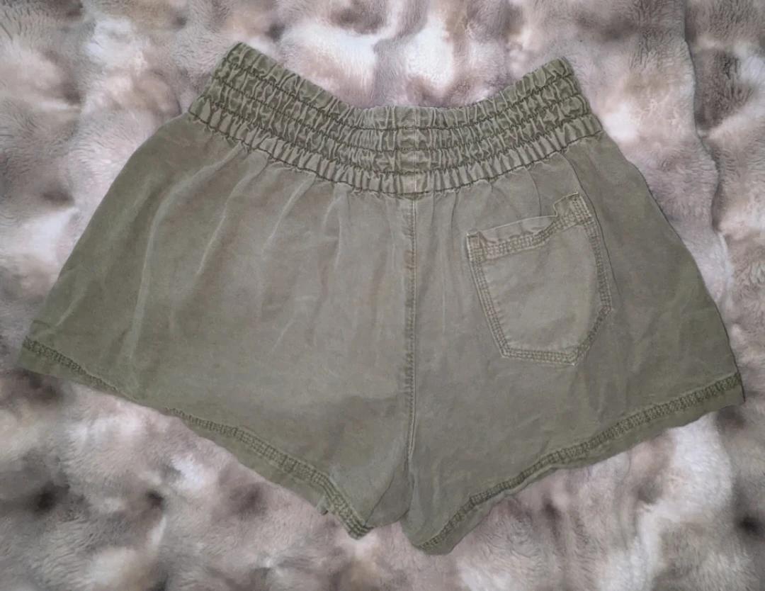Aerie Cargo Shorts - Olive Green - photo 2