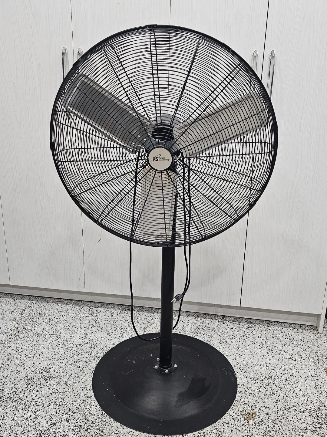 Royal Sovereign Standing Fan 30"