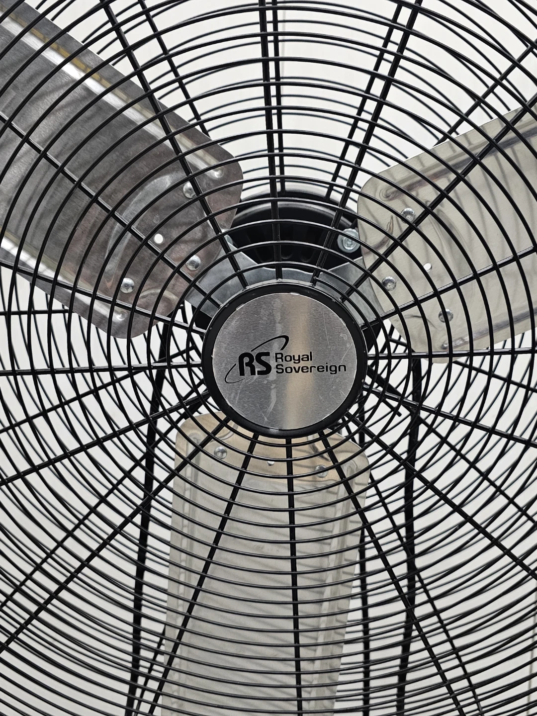 Royal Sovereign Standing Fan 30" - photo 3