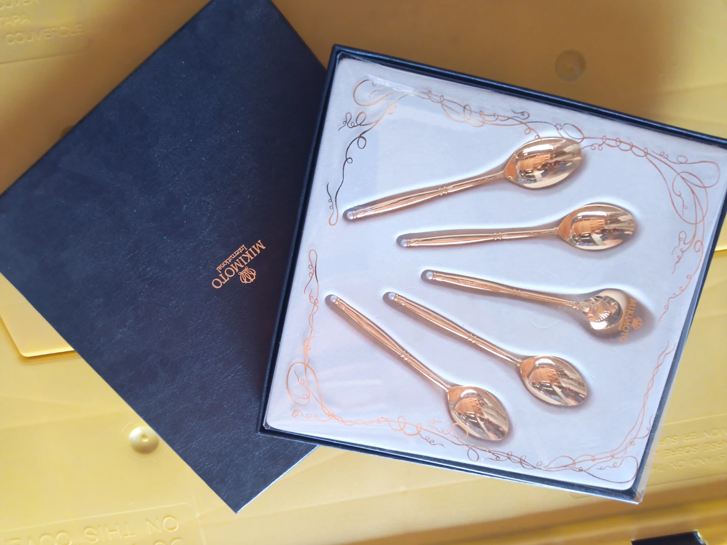 Mikimoto Gold Plated Pearl Spoon Set 5pcs with Original Box - photo 2