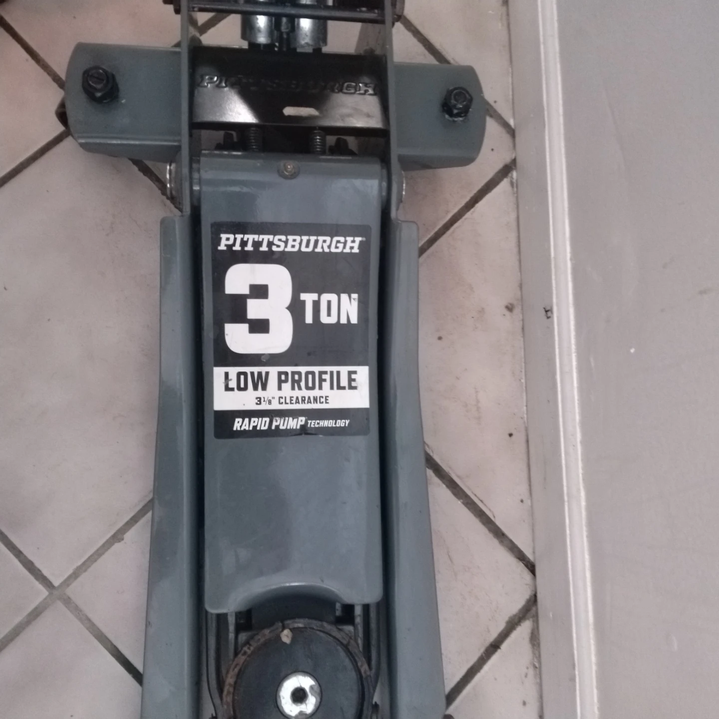 Jack 3 ton low profile like new