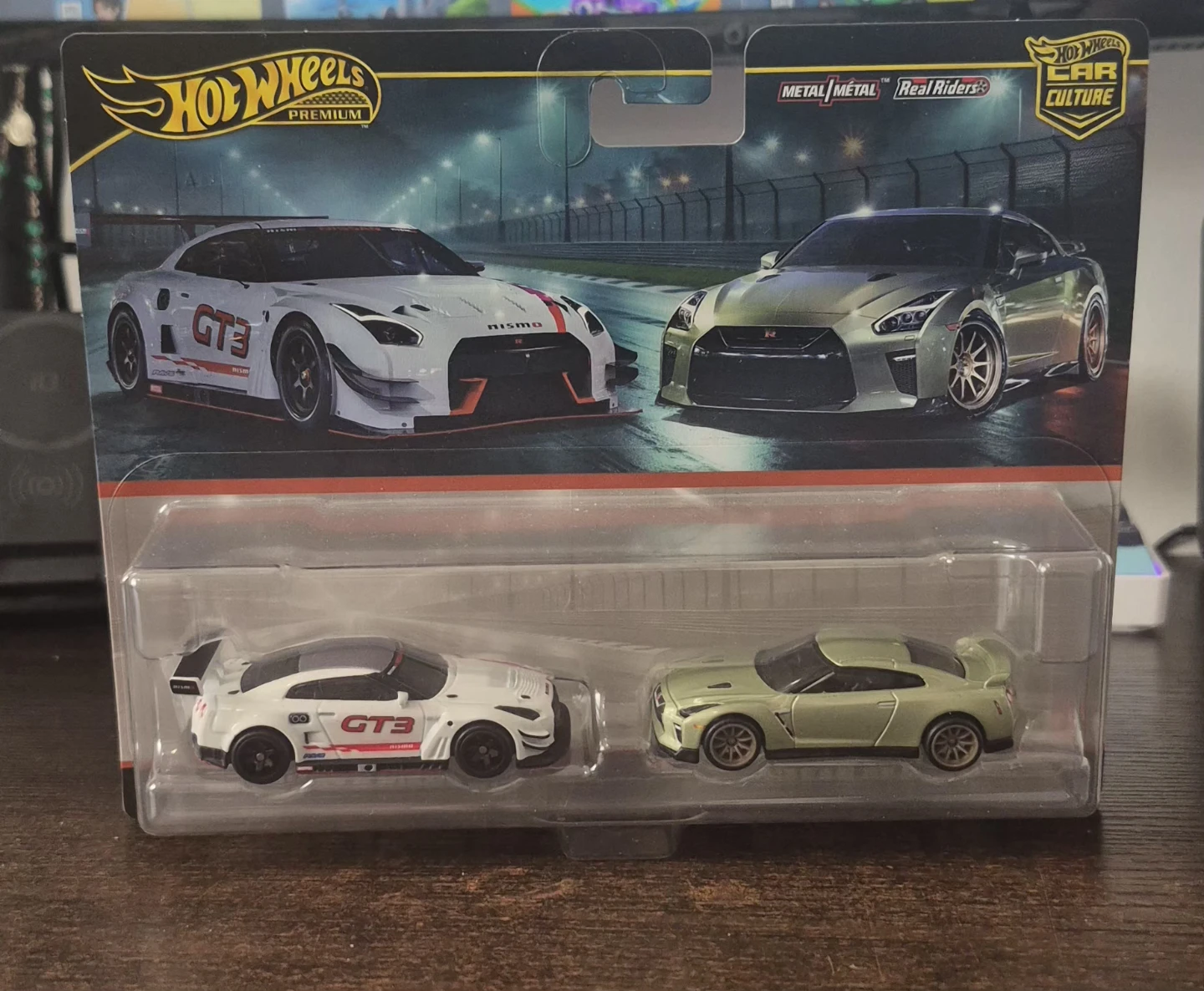 Hot Wheels Premium 2Pack Nissan GT-R NISMO GT3 & nissan GT-R R35