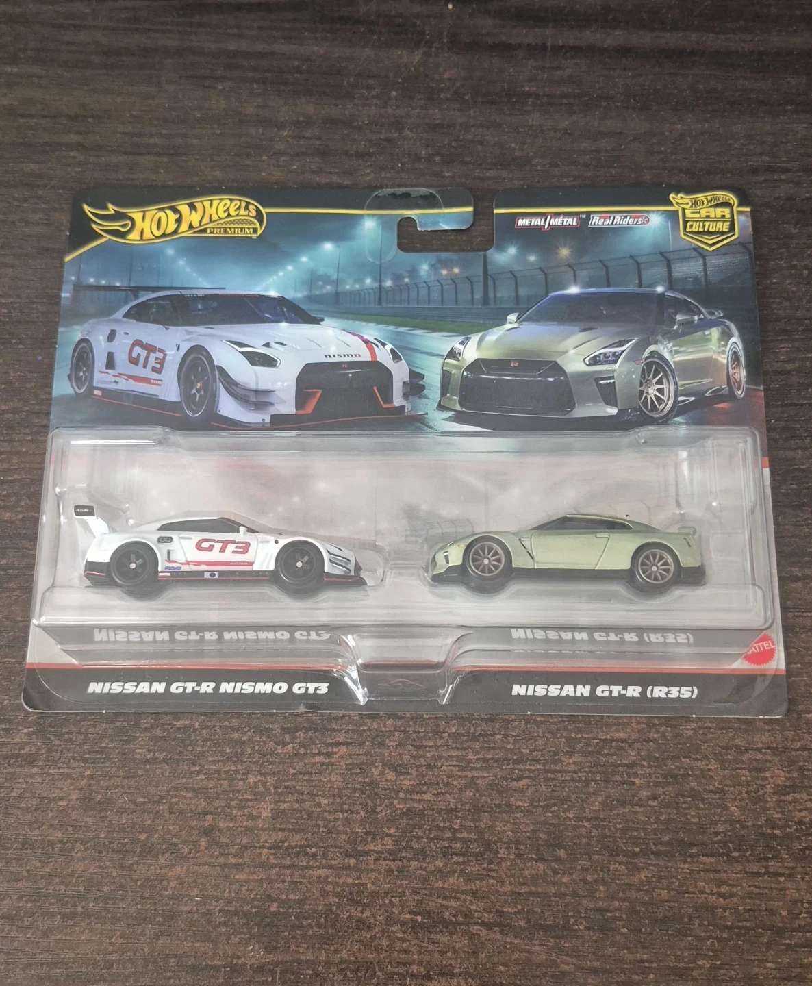 Hot Wheels Premium 2Pack Nissan GT-R NISMO GT3 & nissan GT-R R35 - photo 2
