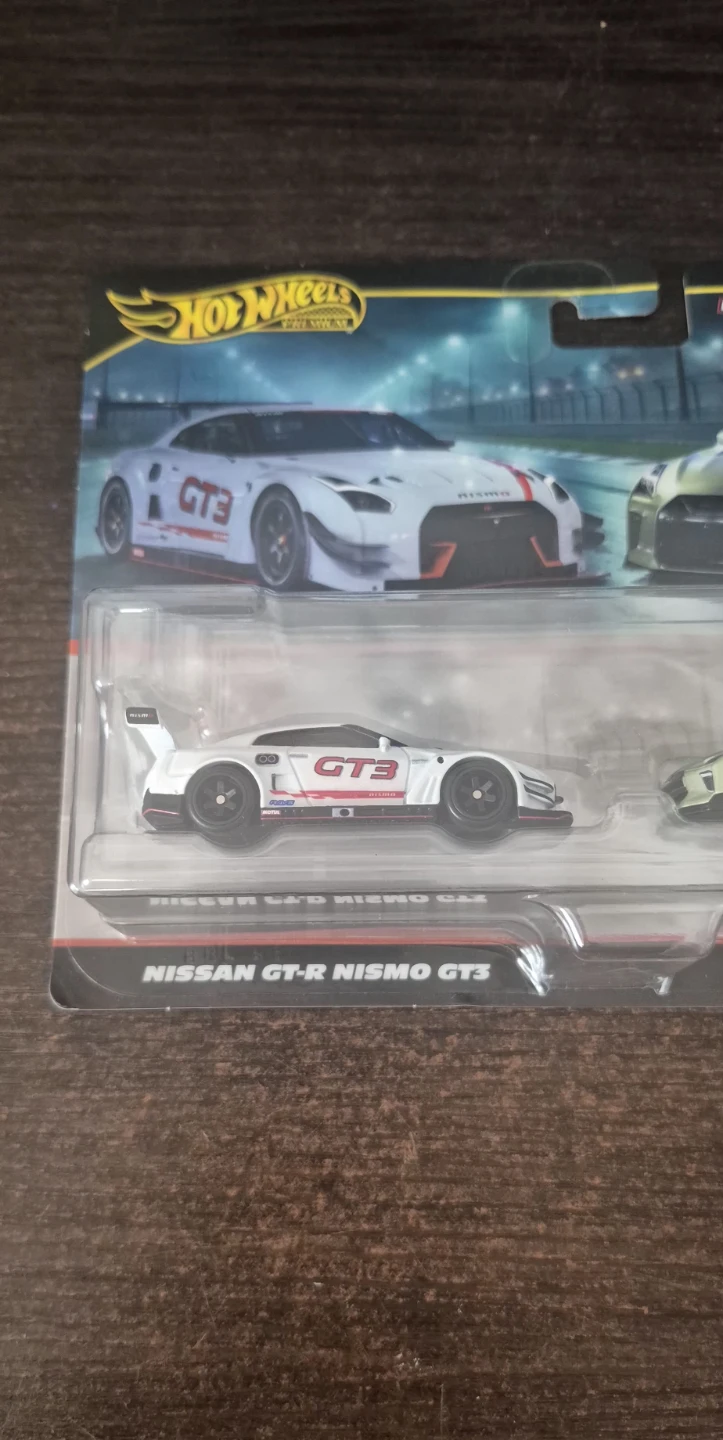 Hot Wheels Premium 2Pack Nissan GT-R NISMO GT3 & nissan GT-R R35 - photo 3
