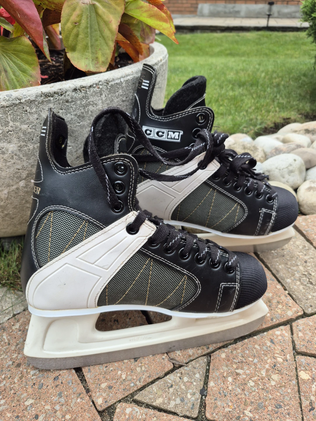 Great CCM Intruder SS5 Hockey Skates - photo 2