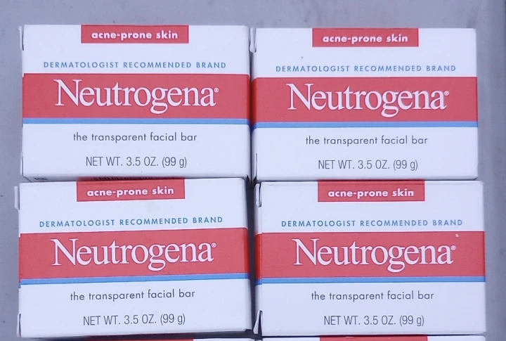 Neutrogena Facial Bar 4-pack
