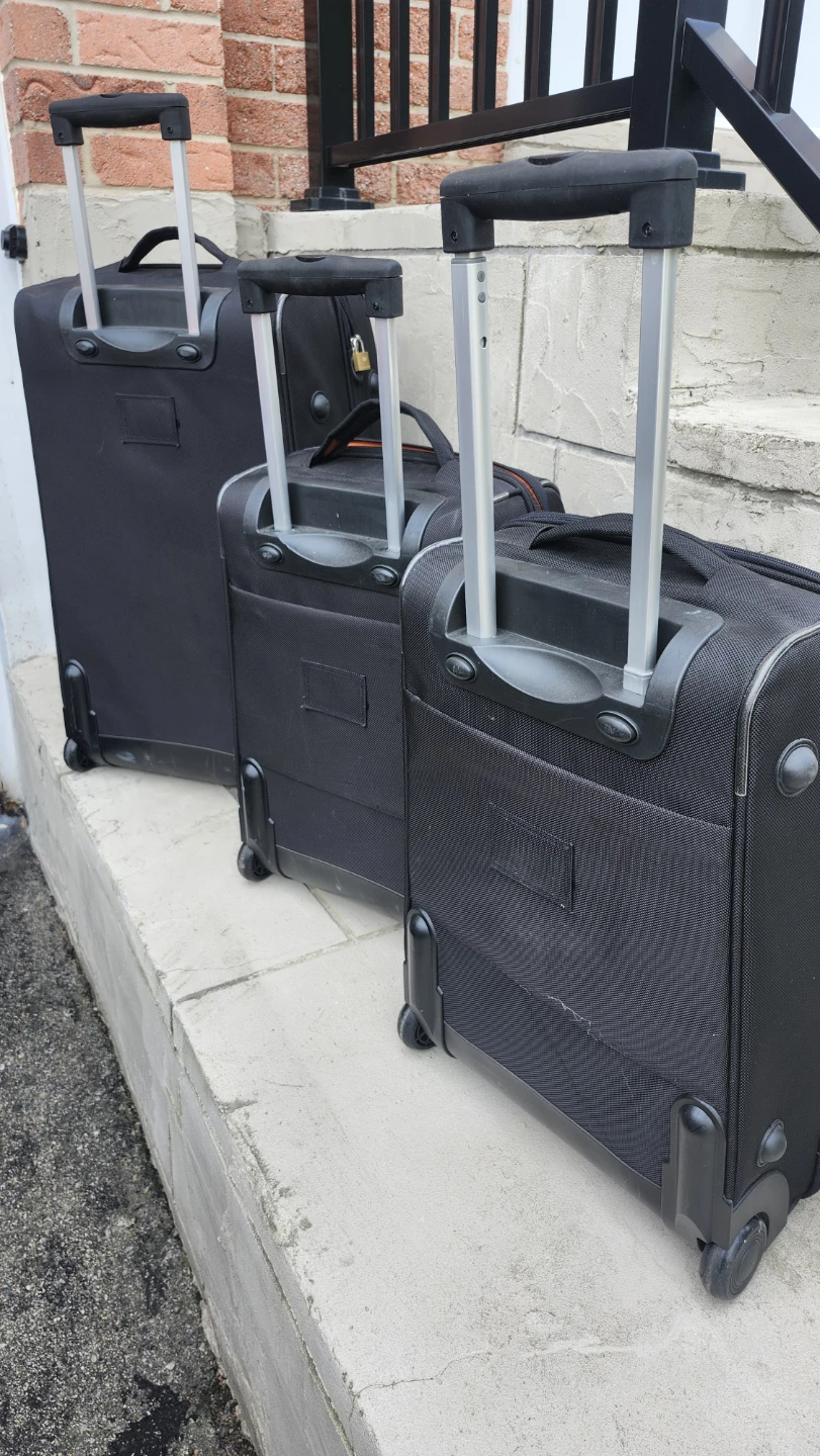 Set of 3 Black Rolling Suitcases - photo 4