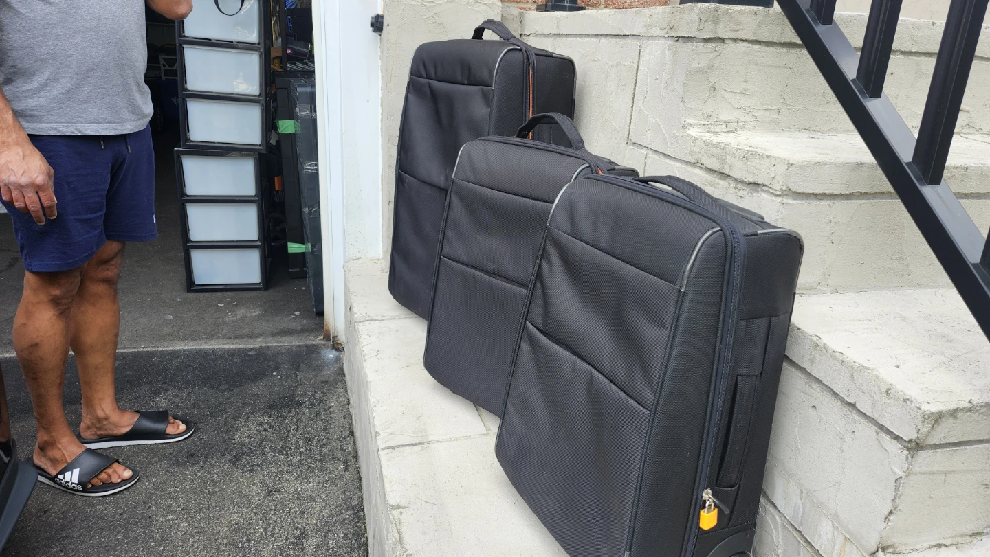 Set of 3 Black Rolling Suitcases - photo 5