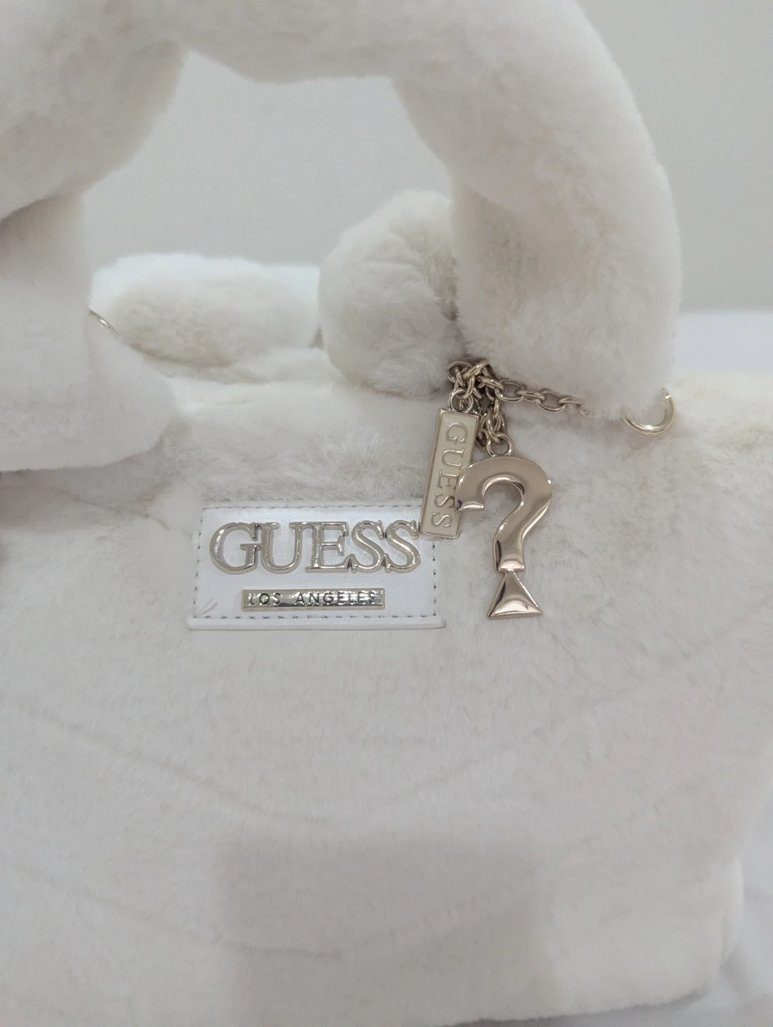 White Faux Fur Guess Handbag with Crossbody Strap - photo 2