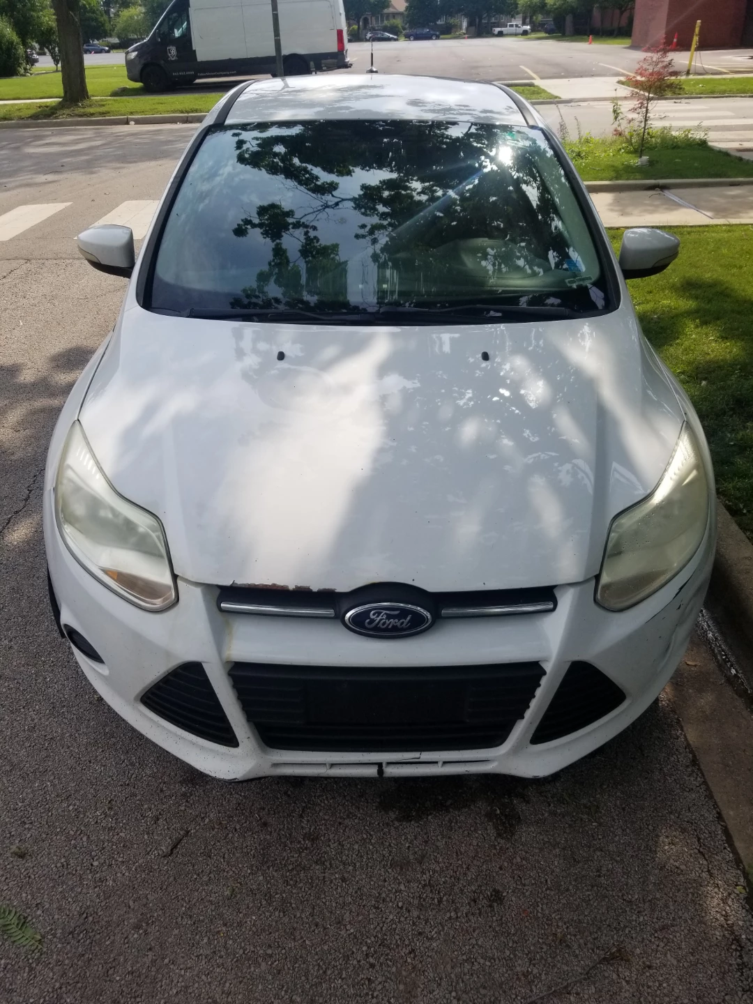 White Ford Focus 5-Door Hatchback