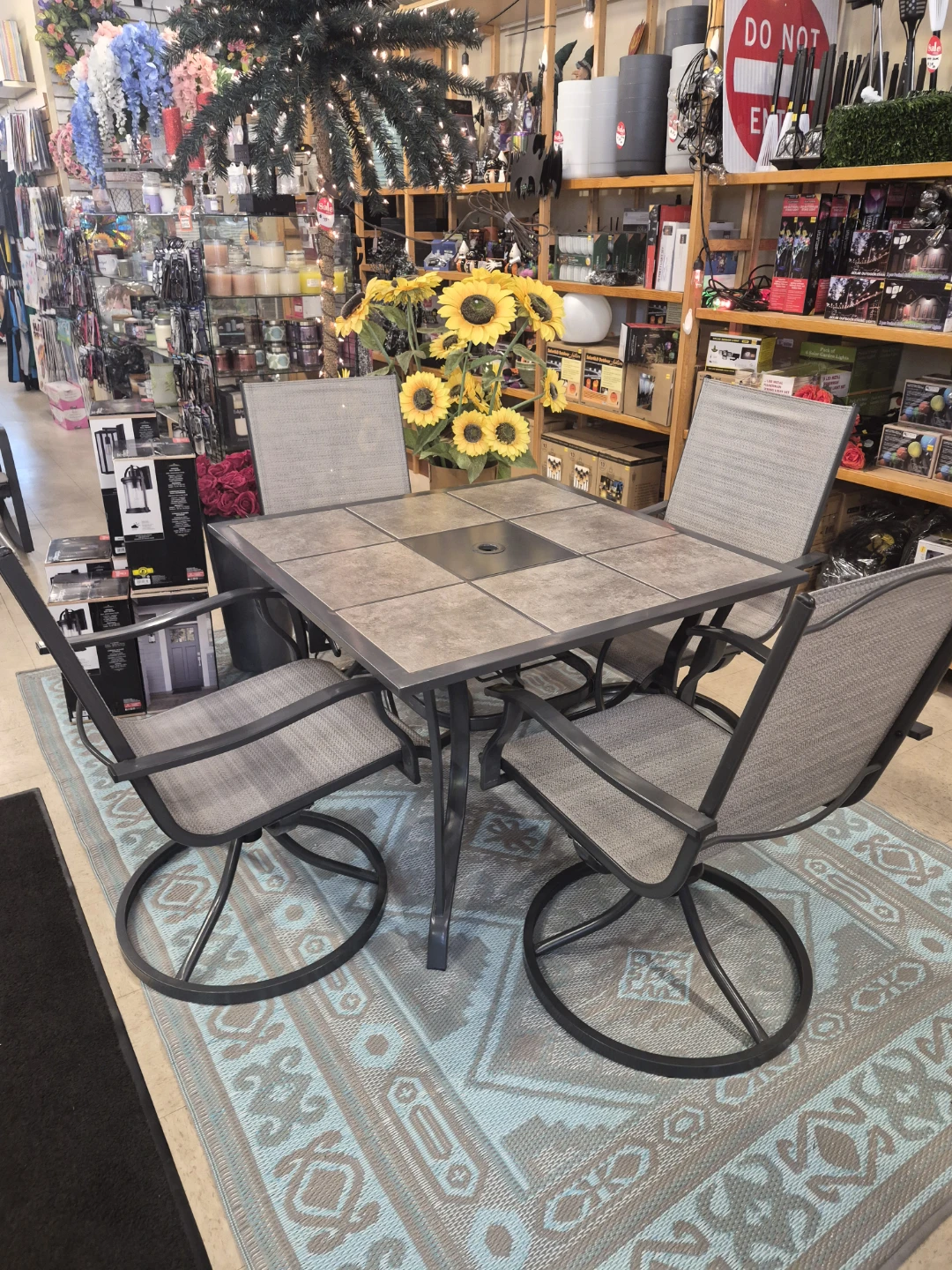 New 5 piece Outdoor Dining Set with 4 Swivel Chairs