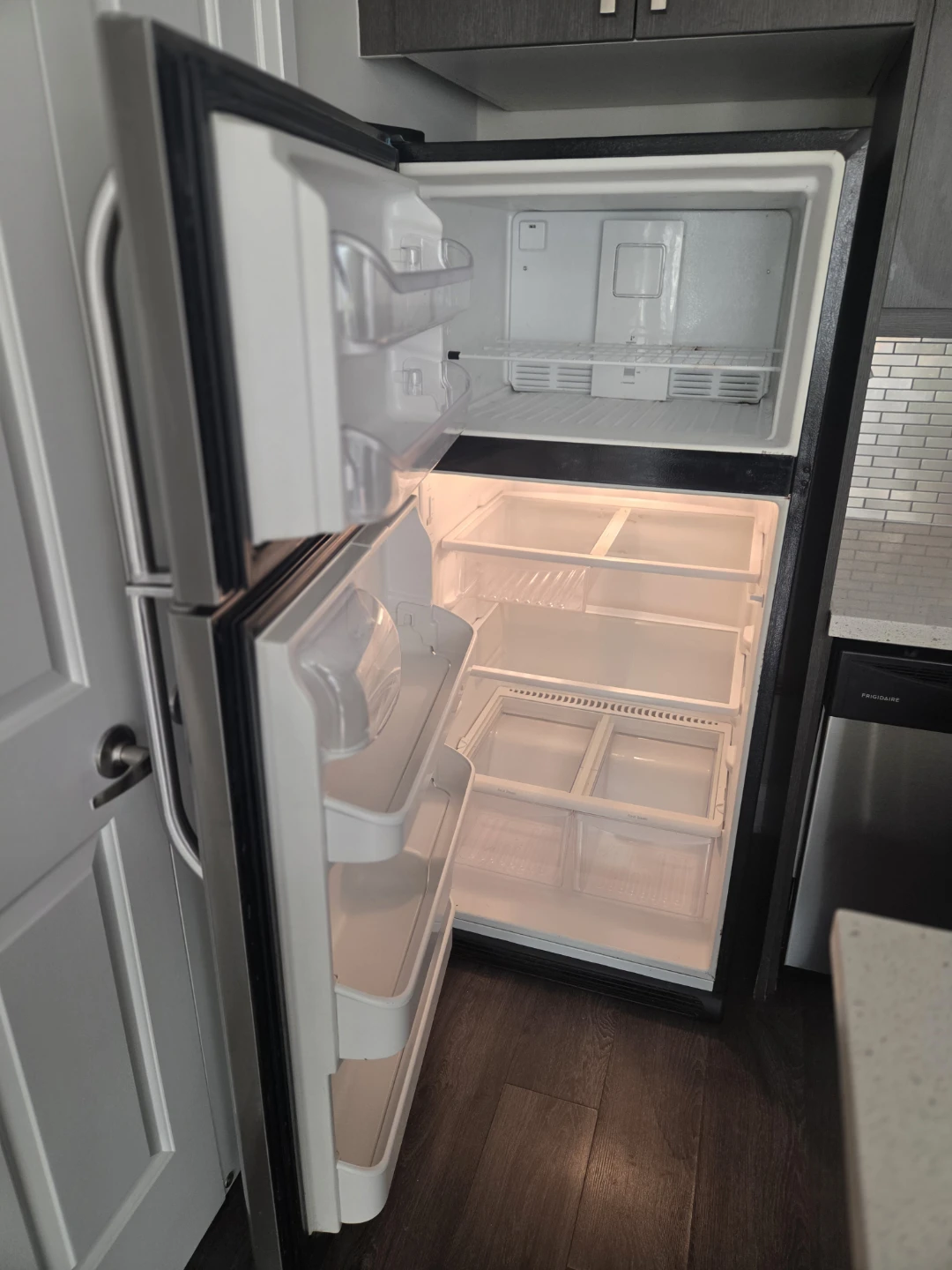 Frigidaire Stainless Steel Refrigerator / Freezer Combo (Clean) - photo 2