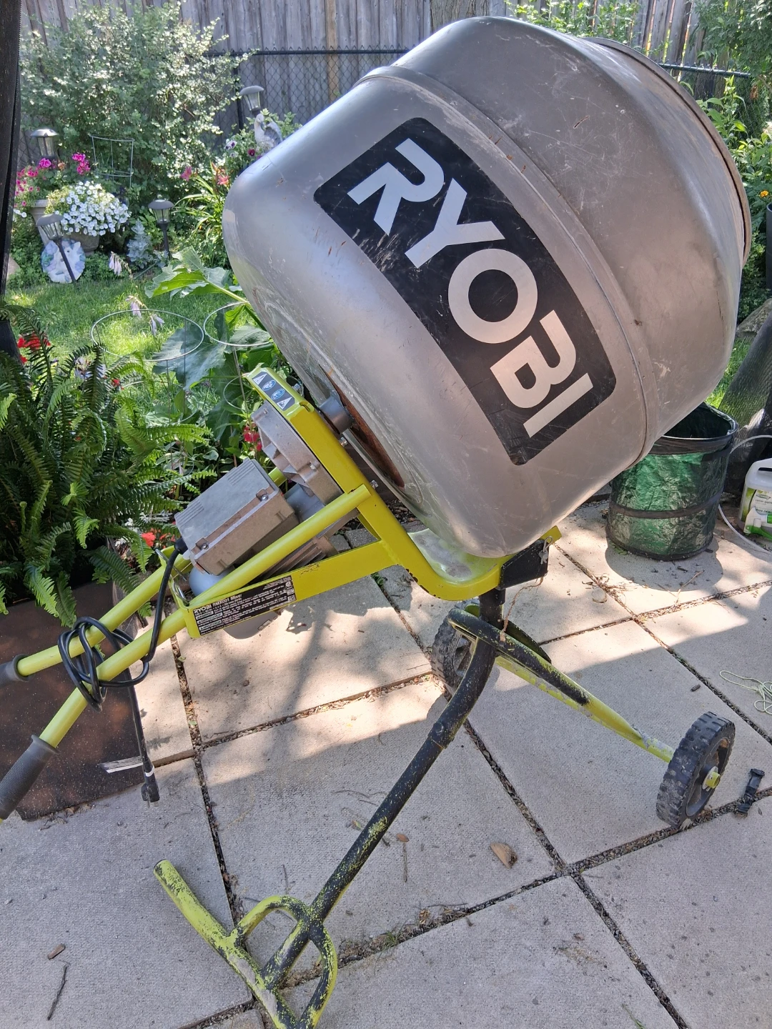 Ryobi RMX001 cement Mixer