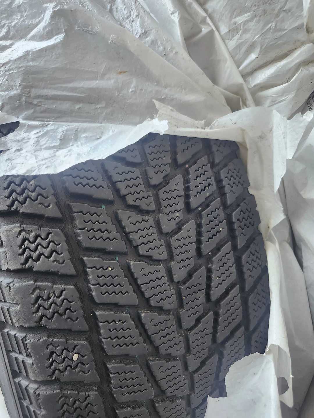 GT Radial Winter Tire 215/60R16