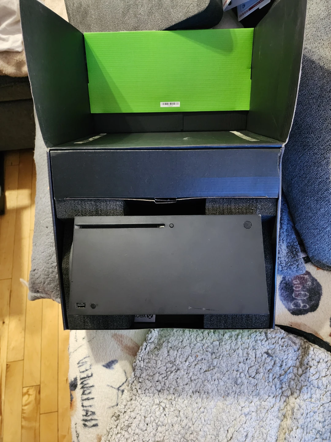 Xbox Series X (barely used) - photo 5