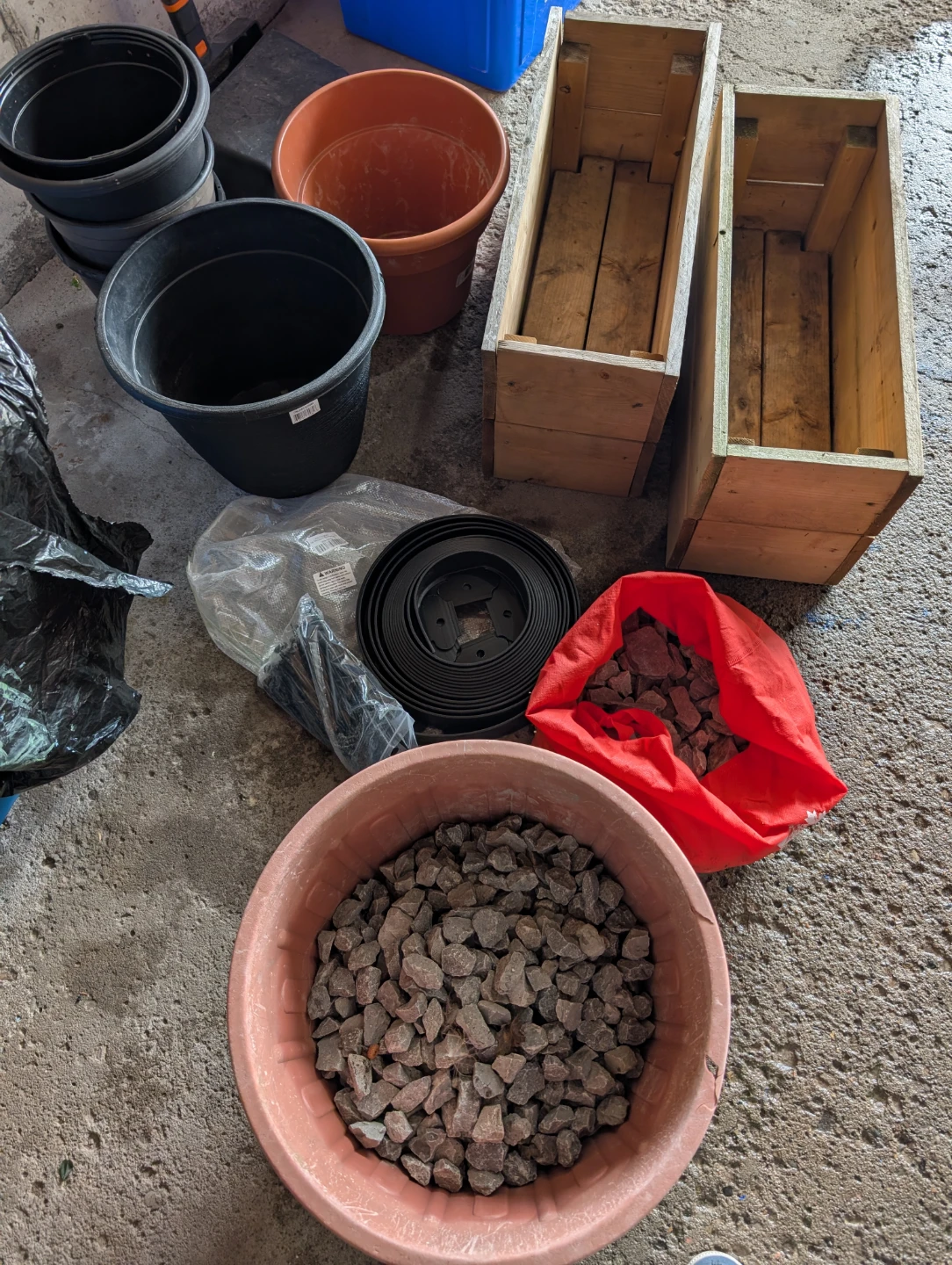 Garden / planting supplies