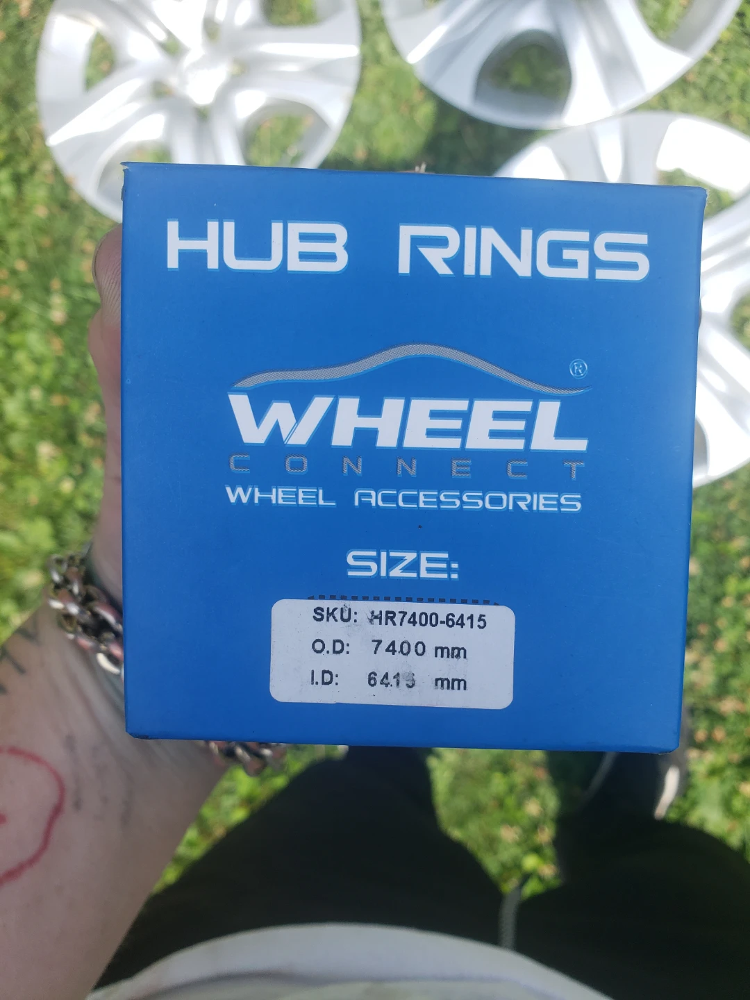 Set of 4 Silver Toyota Hubcaps - photo 2