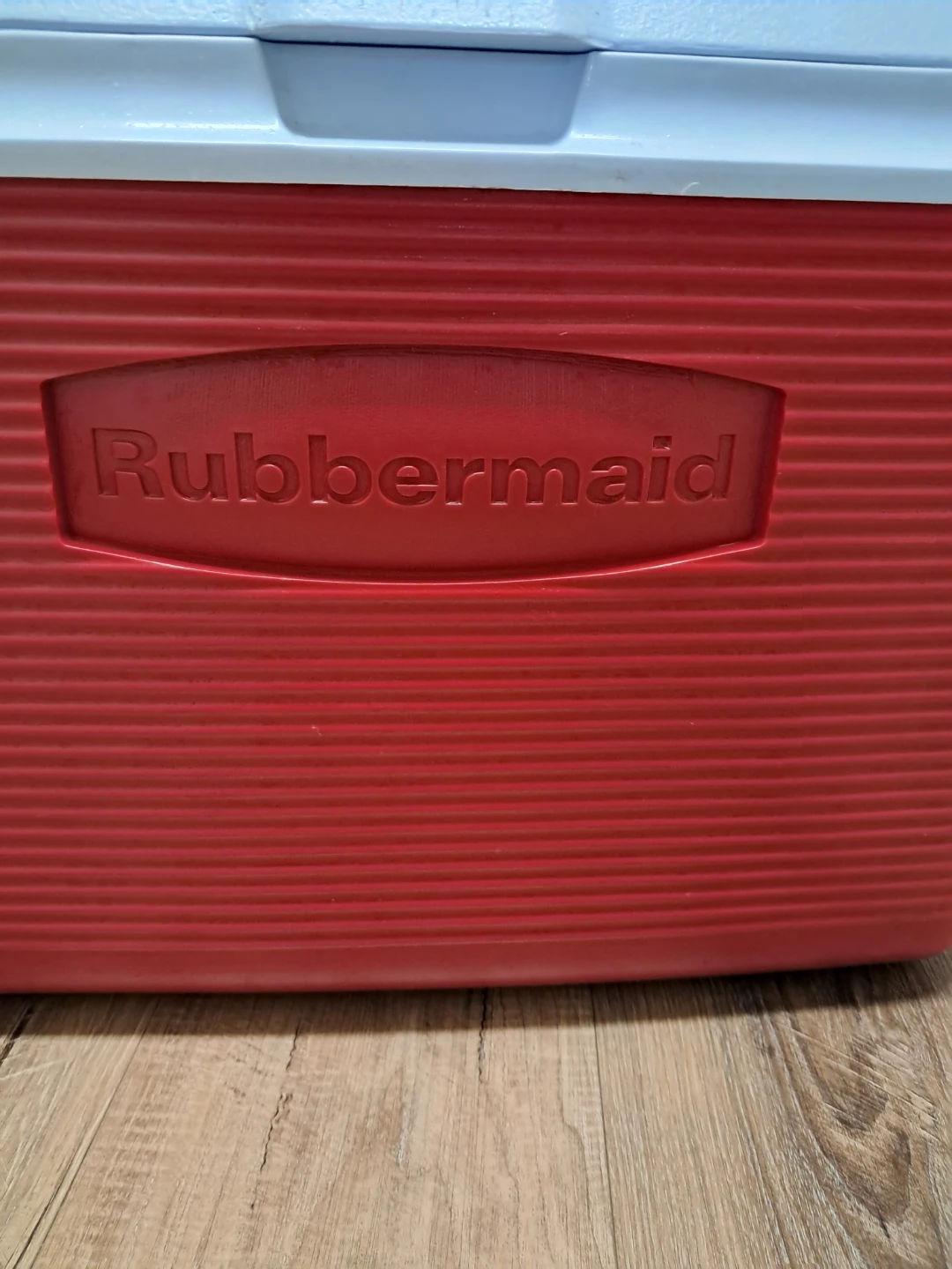 Rubbermaid Cooler - photo 2