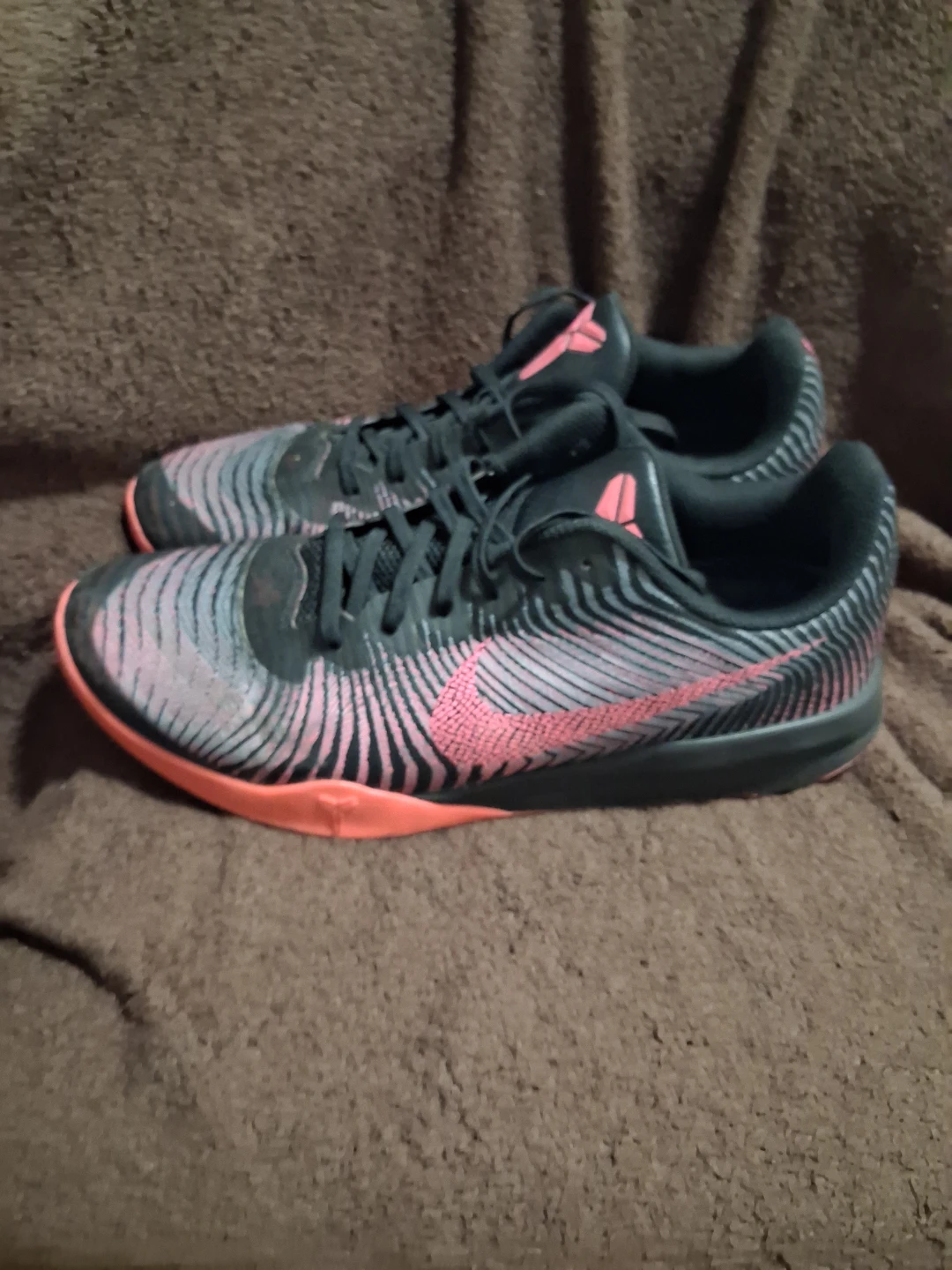 Nike kobe mentality 2 black pink blast size 11