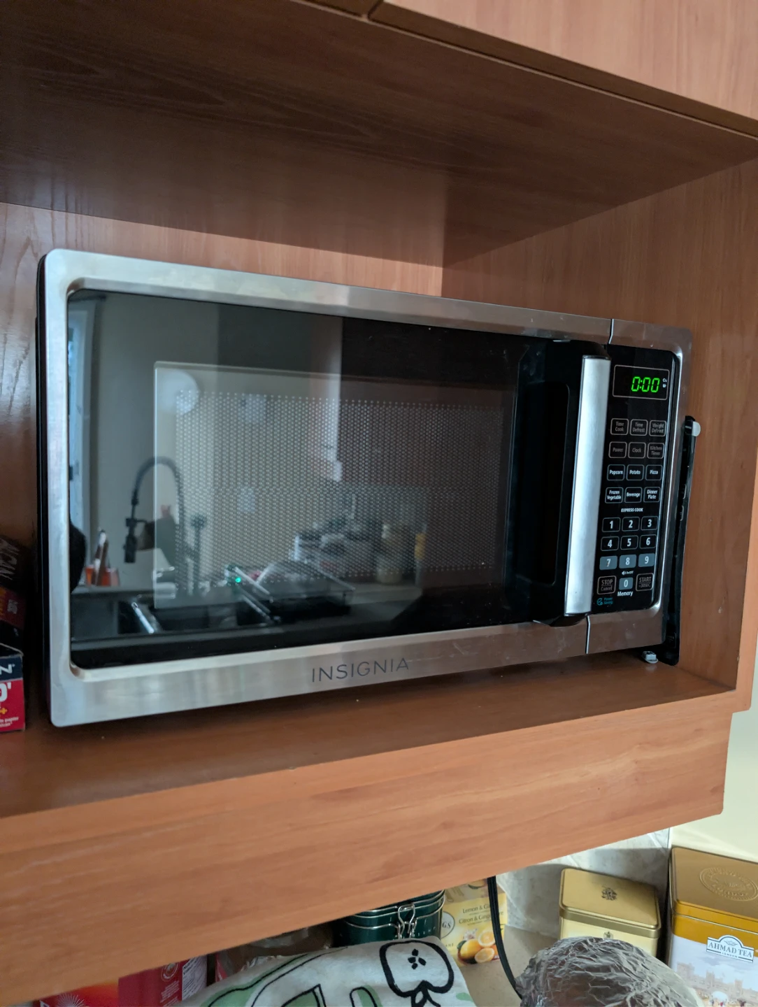 Insignia Microwave Oven