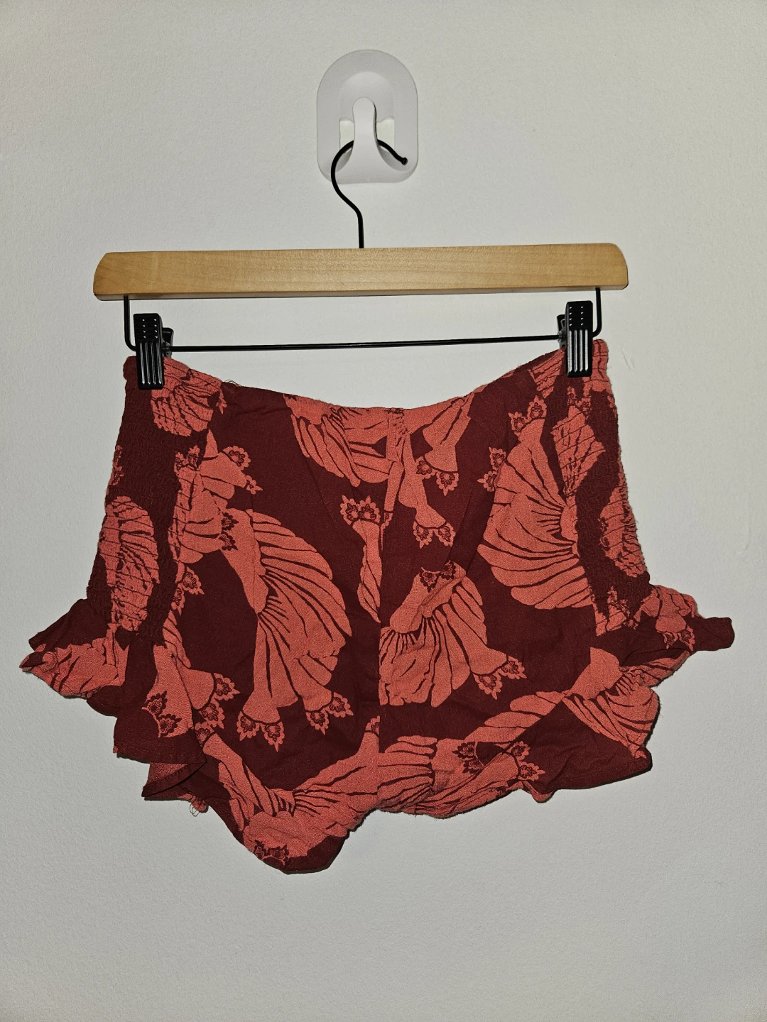 Free People Ruffled Floral Shorts Size x Small - photo 2