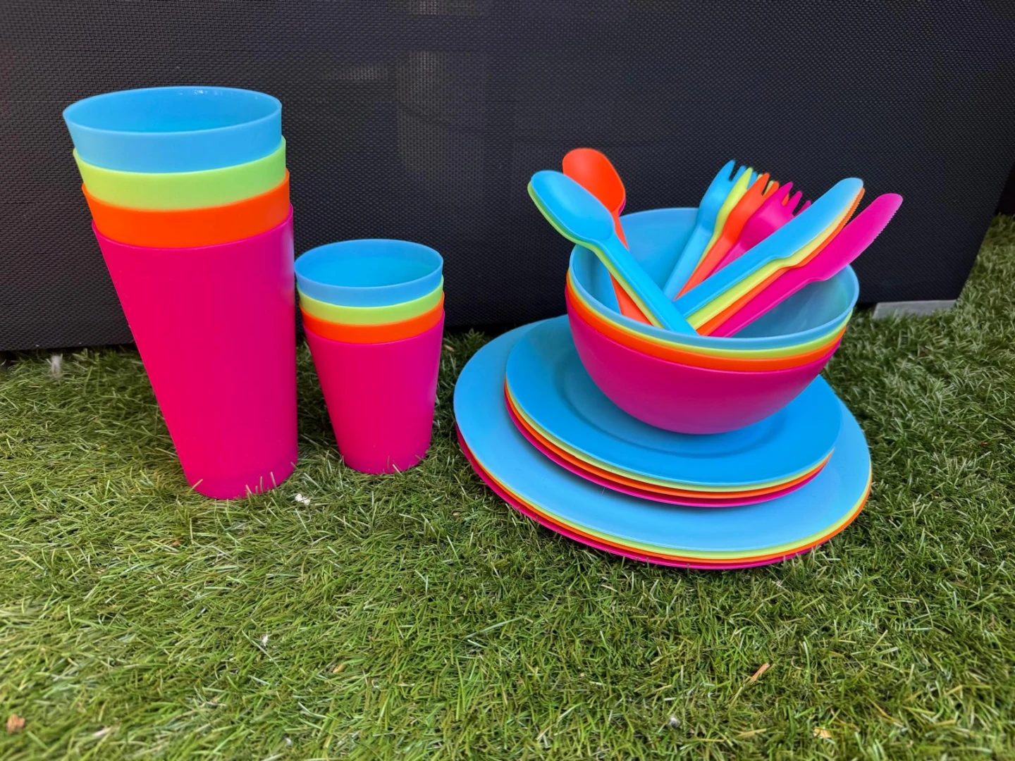 Plastic Picnicware Set - Cups, Bowls, Plates & Cutlery - photo 2