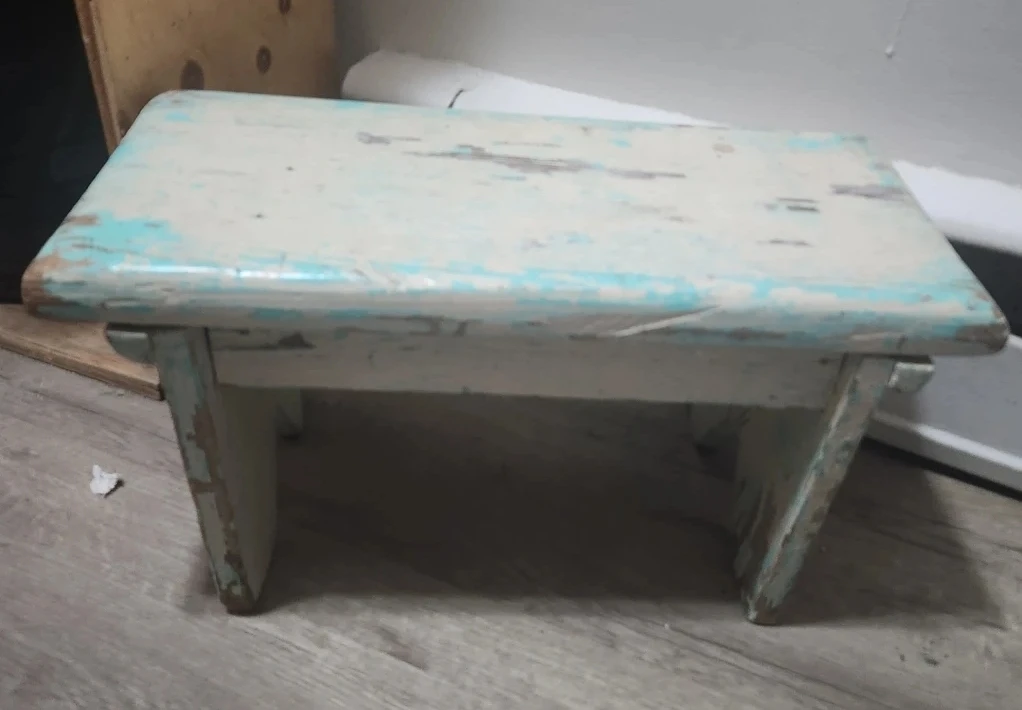 Wooden Step Stool - Distressed White & Teal