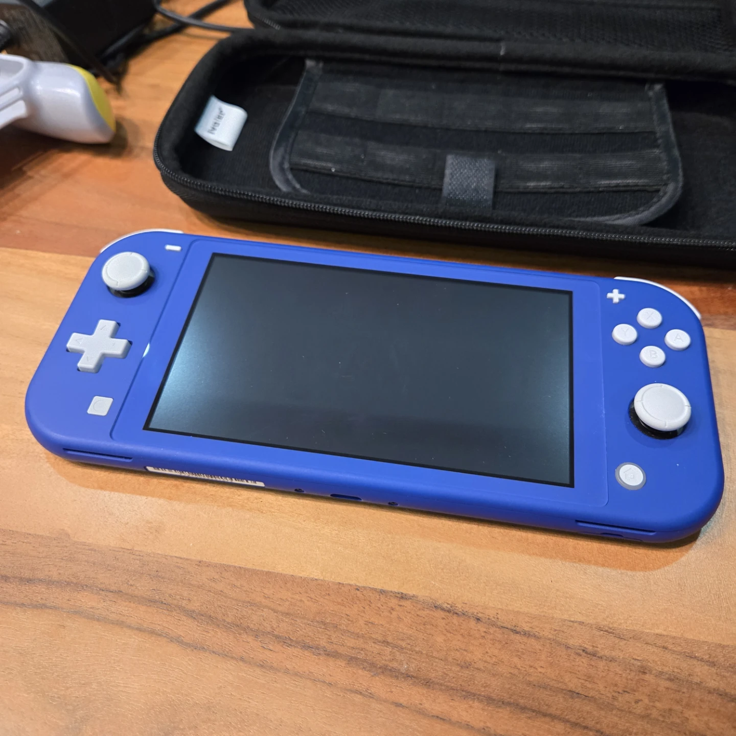 Nintendo Switch Lite. Original charger, case, grip, sd card. - photo 2