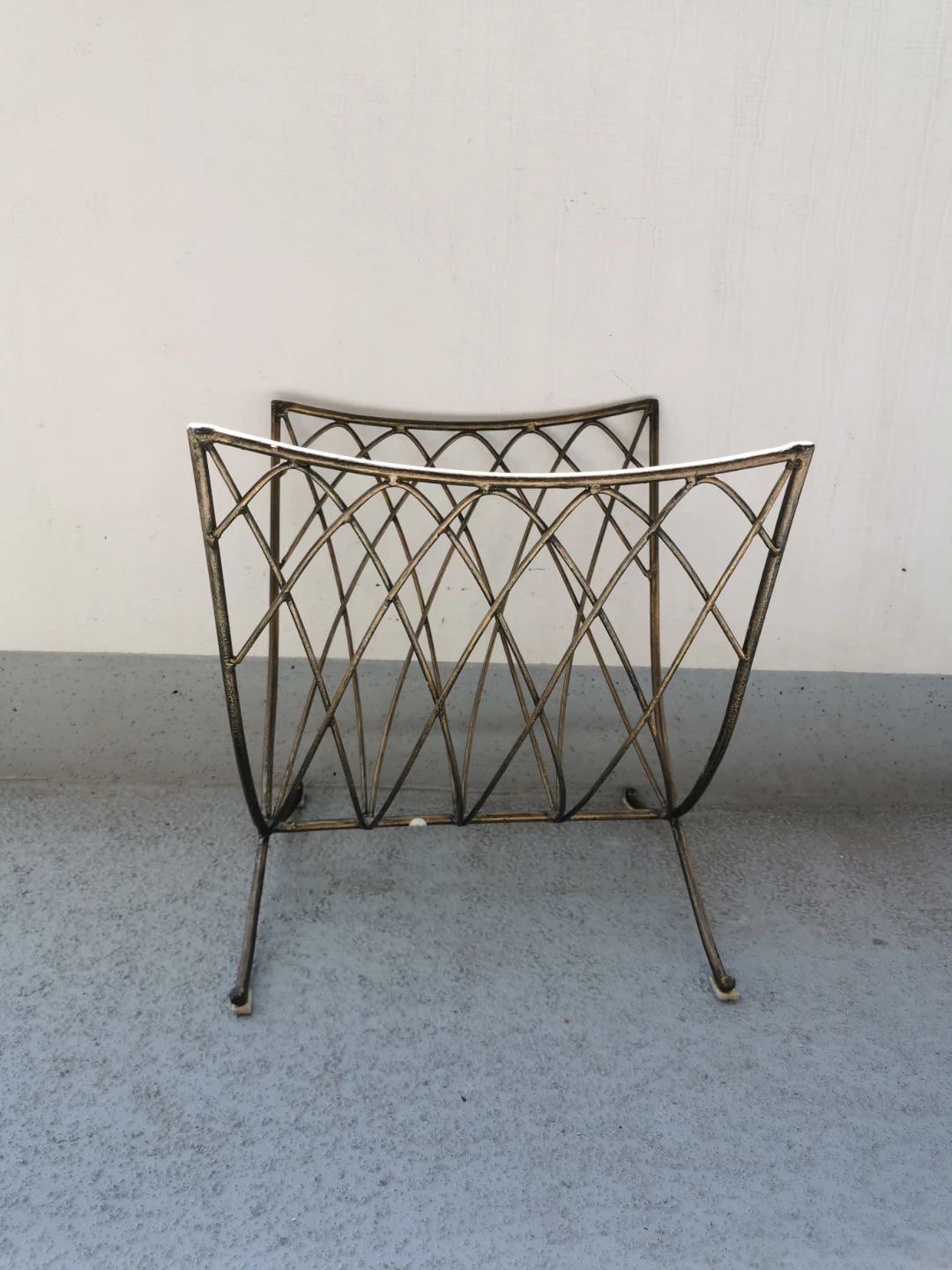 Vintage Mid Century Metal Magazine Rack Holder