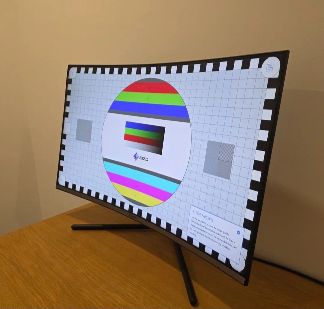 Samsung Curved 32" 4K monitor - photo 4