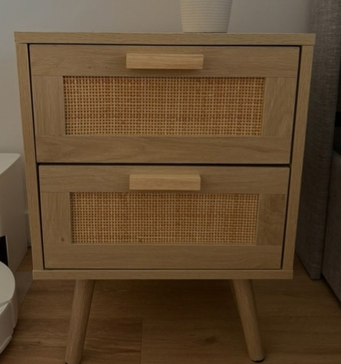 1 wooden Bedside table |
