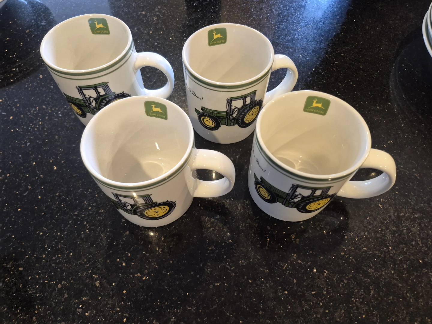 Licensed John Deer Dinnerware Set - photo 5