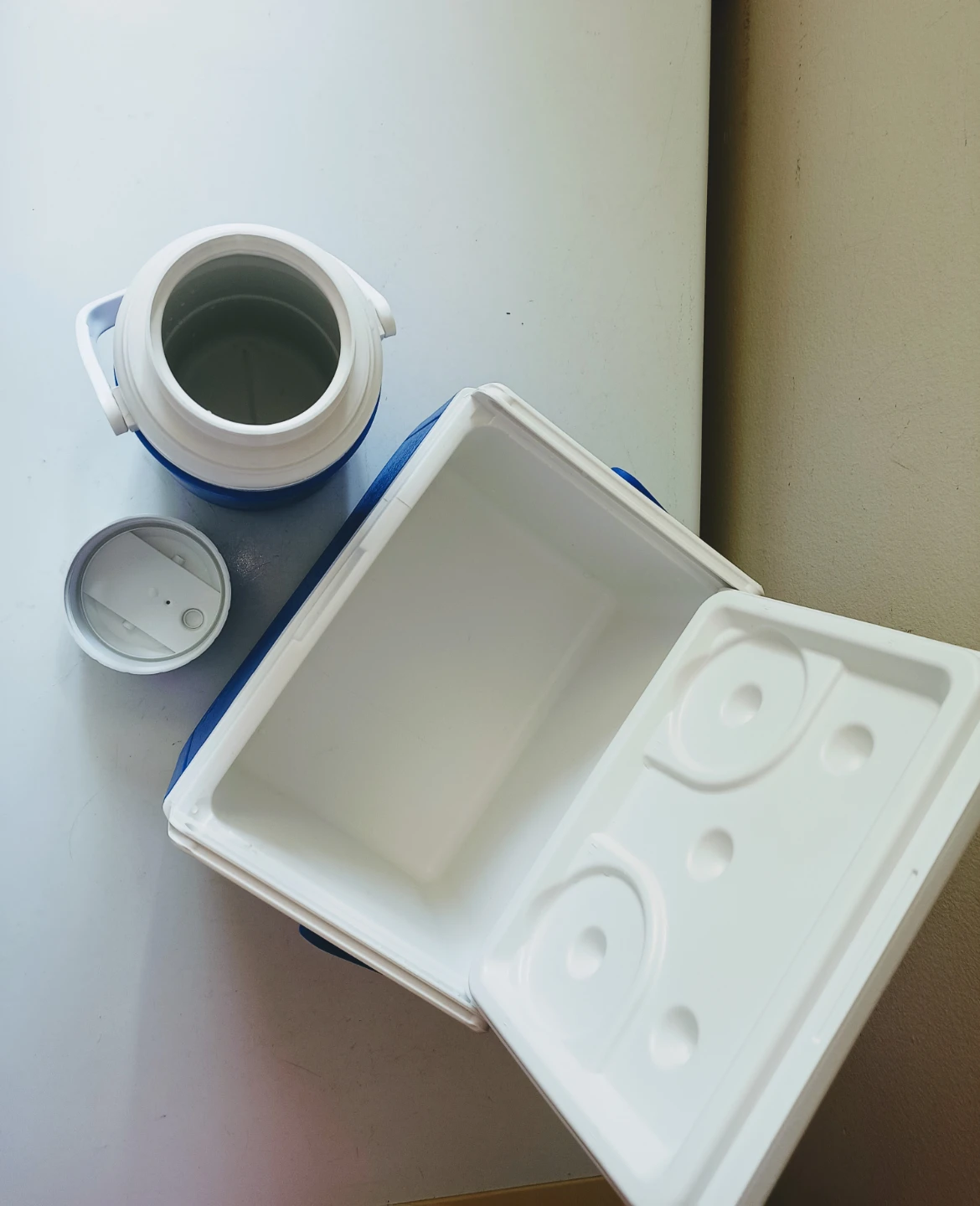 LikeNew~everything Coleman Coolers - photo 2
