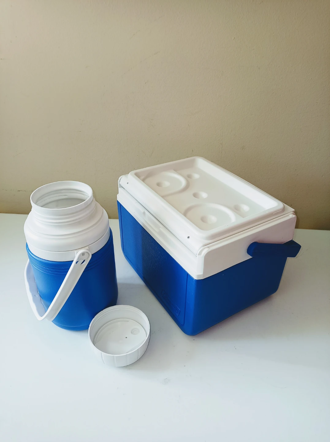 LikeNew~everything Coleman Coolers - photo 3