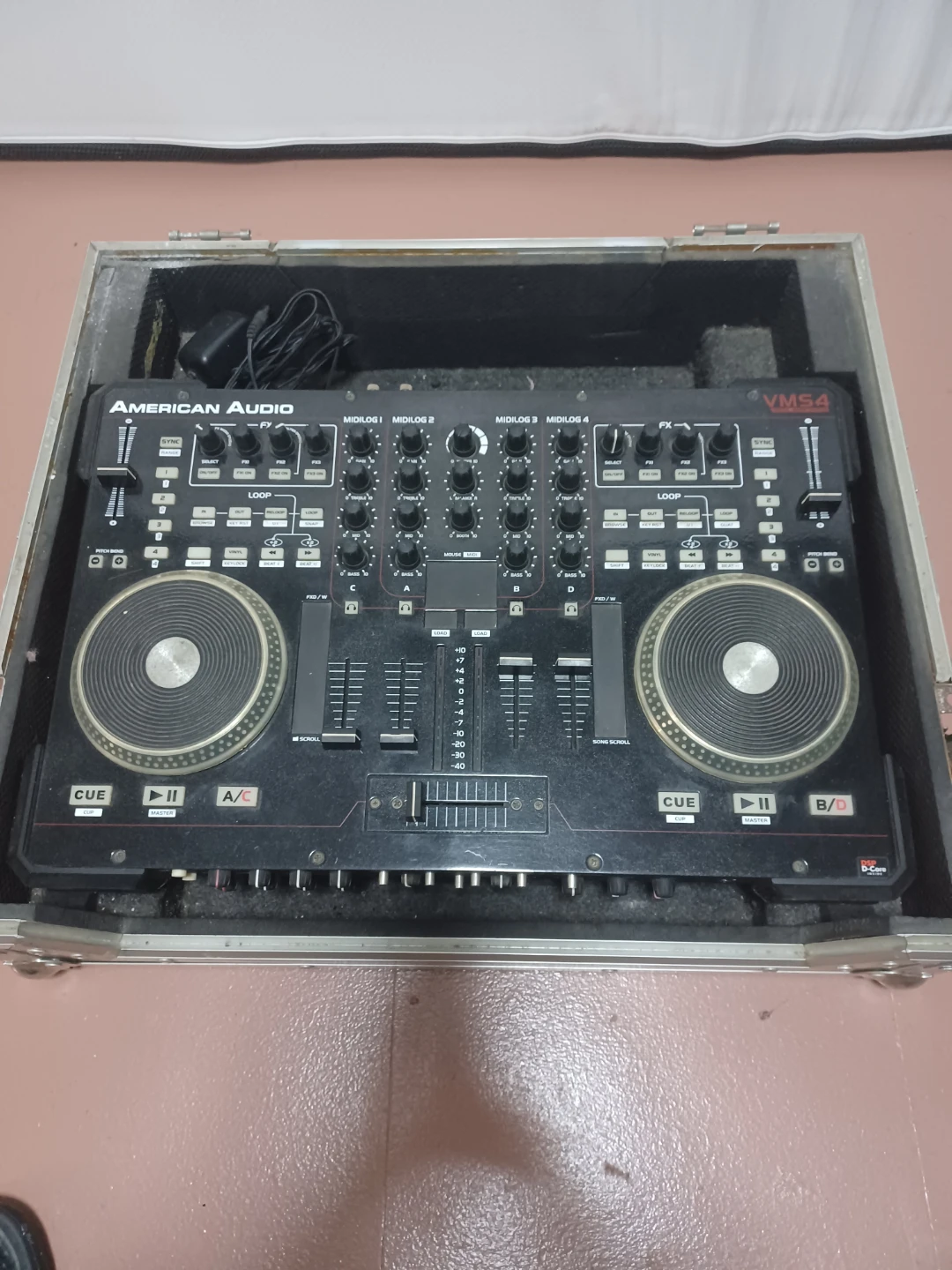 American Audio VMS4 DJ Controller in Behringer Road Case - photo 3