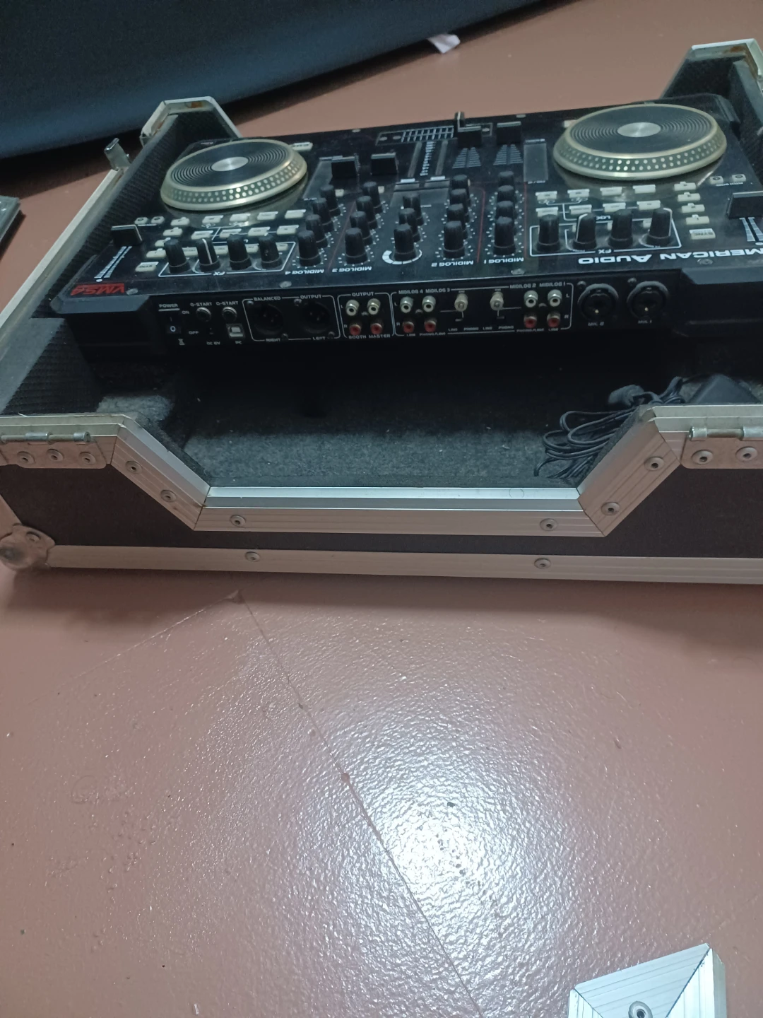 American Audio VMS4 DJ Controller in Behringer Road Case - photo 4