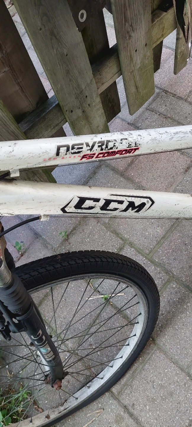 CCM "DEVON" 21-Speed Aluminum Frame Bike - photo 4