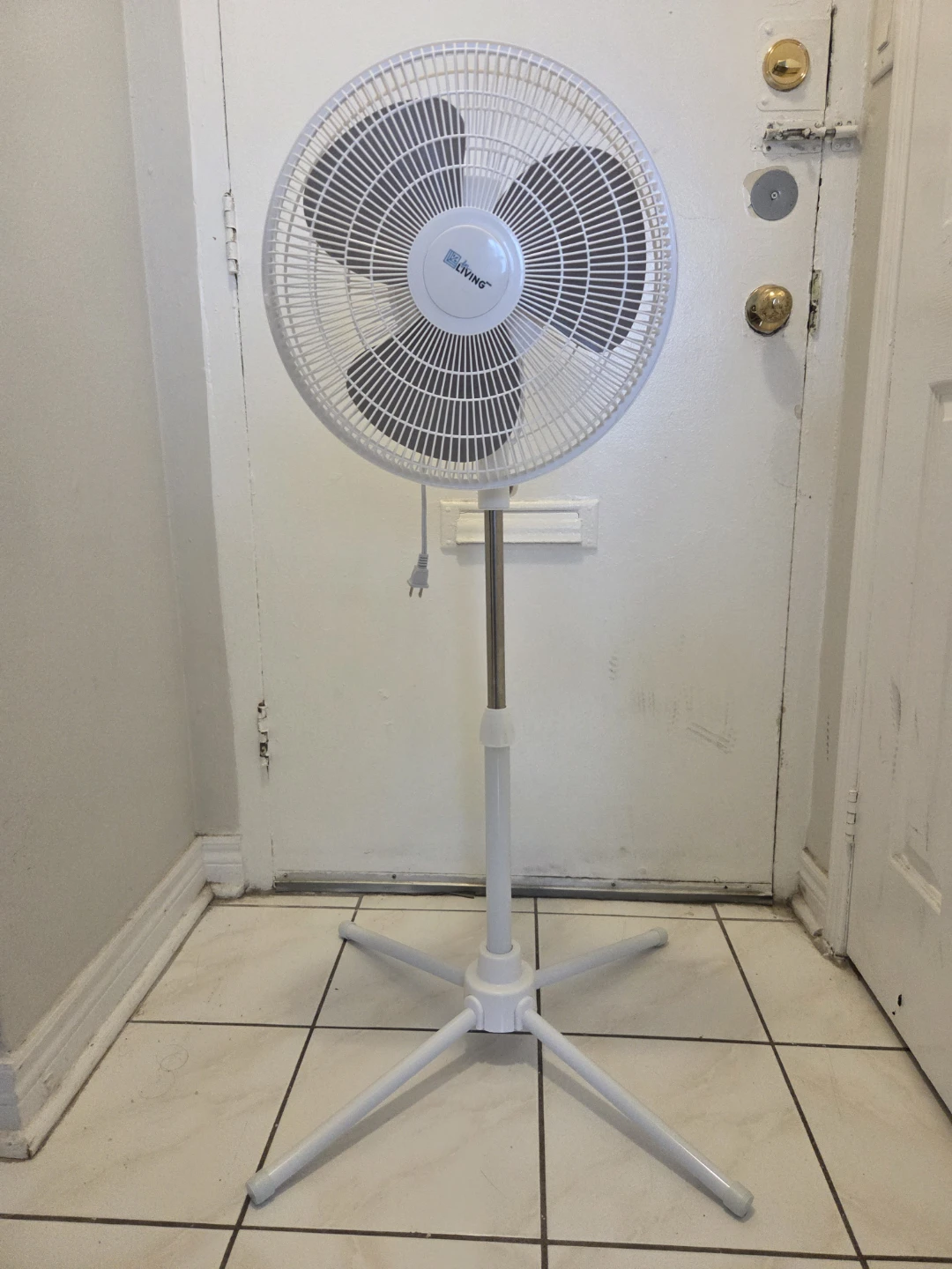 FOR LIVING White Pedestal Fan