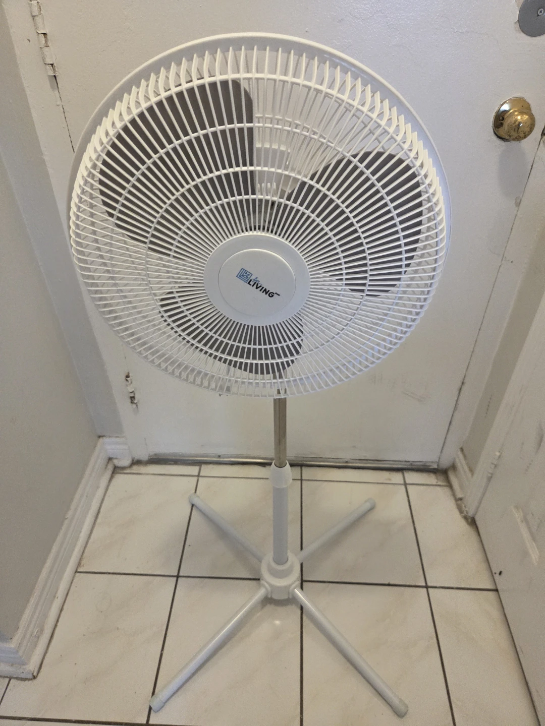 FOR LIVING White Pedestal Fan - photo 2