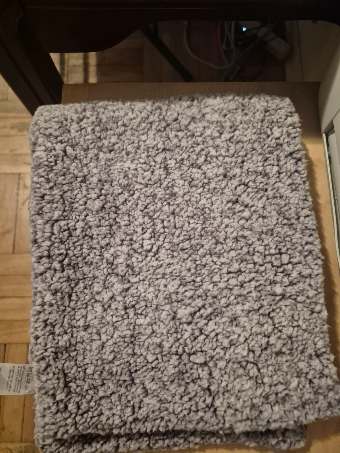 LN)Grey Sherpa Blanket Scarf