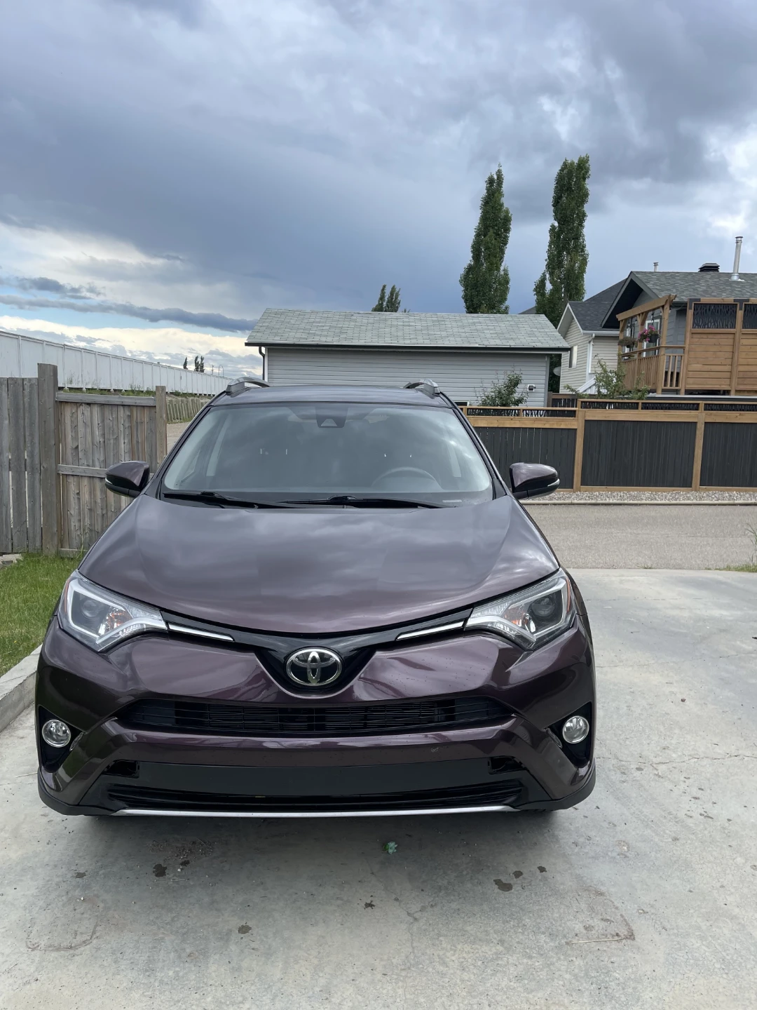 2017 Toyota RAV4 XLE AWD fully loaded